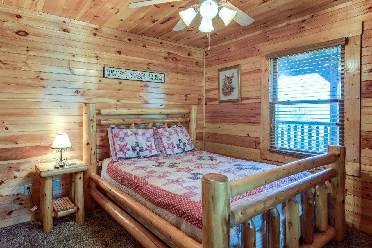 Hemlock Manor Villa Гетлинбург Екстериор снимка